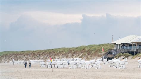 fkk bilder von paaren|Nacktsein in Deutschland – DW – 24.07.2019 .